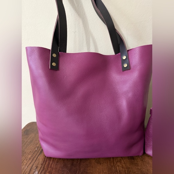 Iris Portland Leather Tote Bag Classic PLUS Iris Famed Frame Pouch - Picture 5 of 8